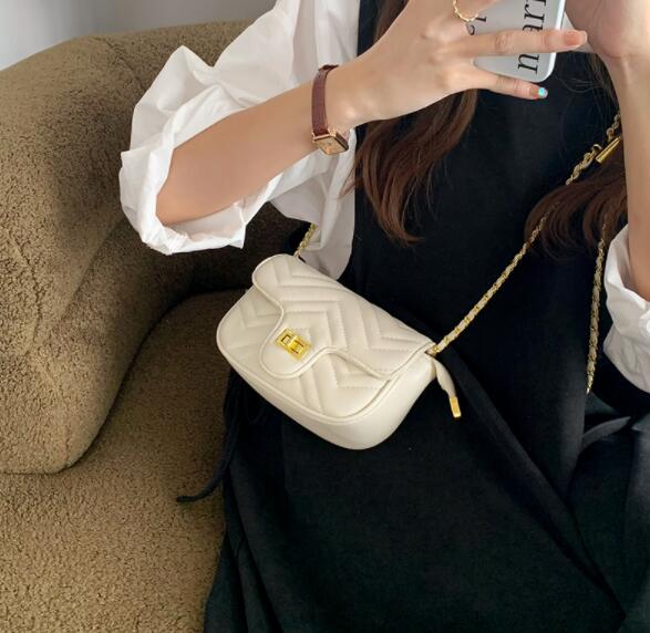 https://fulmo-img-server.com/slimshoulder/40bdc675-b807-4dbc-b4a7-d1997ed02b7d.jpg