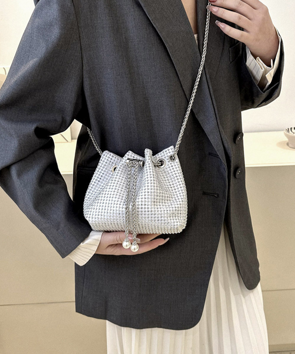 https://fulmo-img-server.com/slimshoulder/49360001-3ff9-4b0e-b0b6-0dedd71027b2.jpg