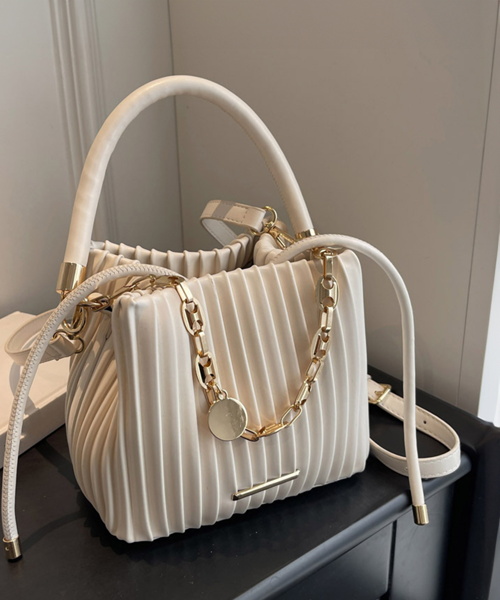 https://fulmo-img-server.com/slimshoulder/4a5a6c28-0db6-4e84-a217-3c9122a57c62.jpg