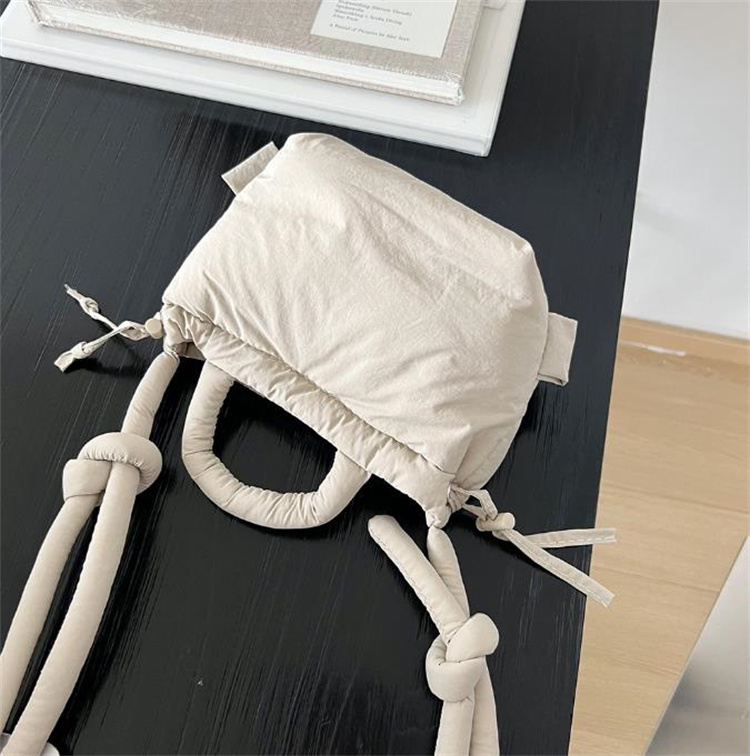 https://fulmo-img-server.com/slimshoulder/4cfcf9aa-d413-4094-bf3c-60633c68a3e0.jpg