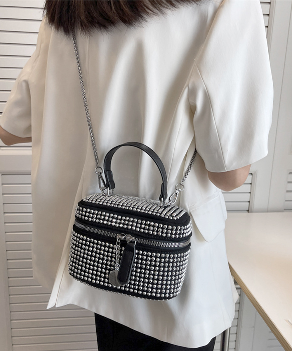 https://fulmo-img-server.com/slimshoulder/4e1f52b0-7878-4239-a614-c59394769552.jpg