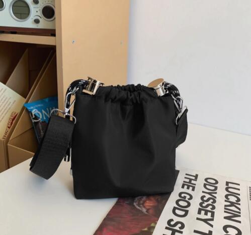 https://fulmo-img-server.com/slimshoulder/5098f755-eac8-486e-90c6-96fc6b8e2f9e.jpg