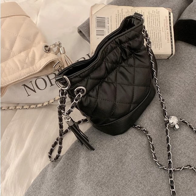 ミニ ショルダーバッグ キルティング チェーン付き レディース