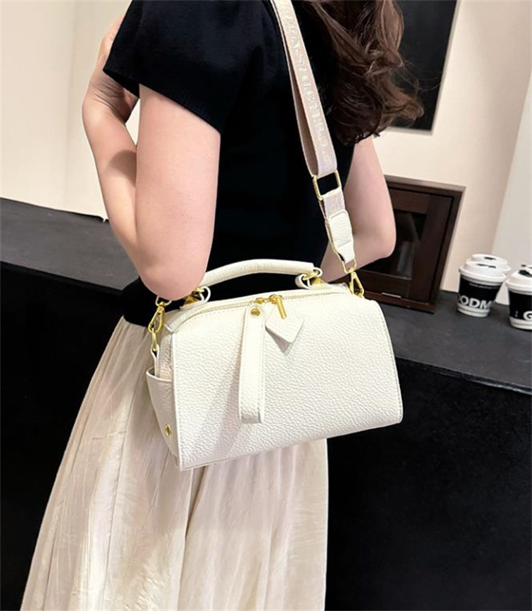 https://fulmo-img-server.com/slimshoulder/559a11d1-bed9-48aa-a7f0-4745bc69df9f.jpg
