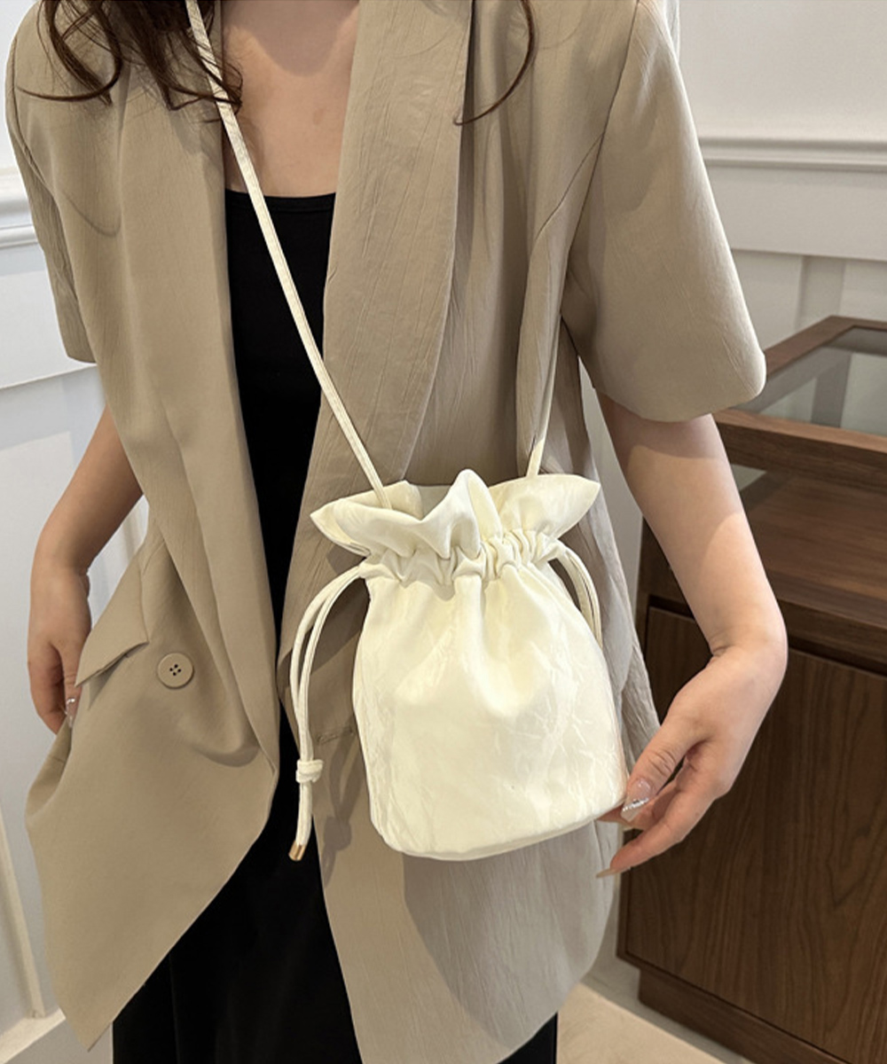 https://fulmo-img-server.com/slimshoulder/56585014-d433-4869-bb7a-302dc8c78c86.jpg