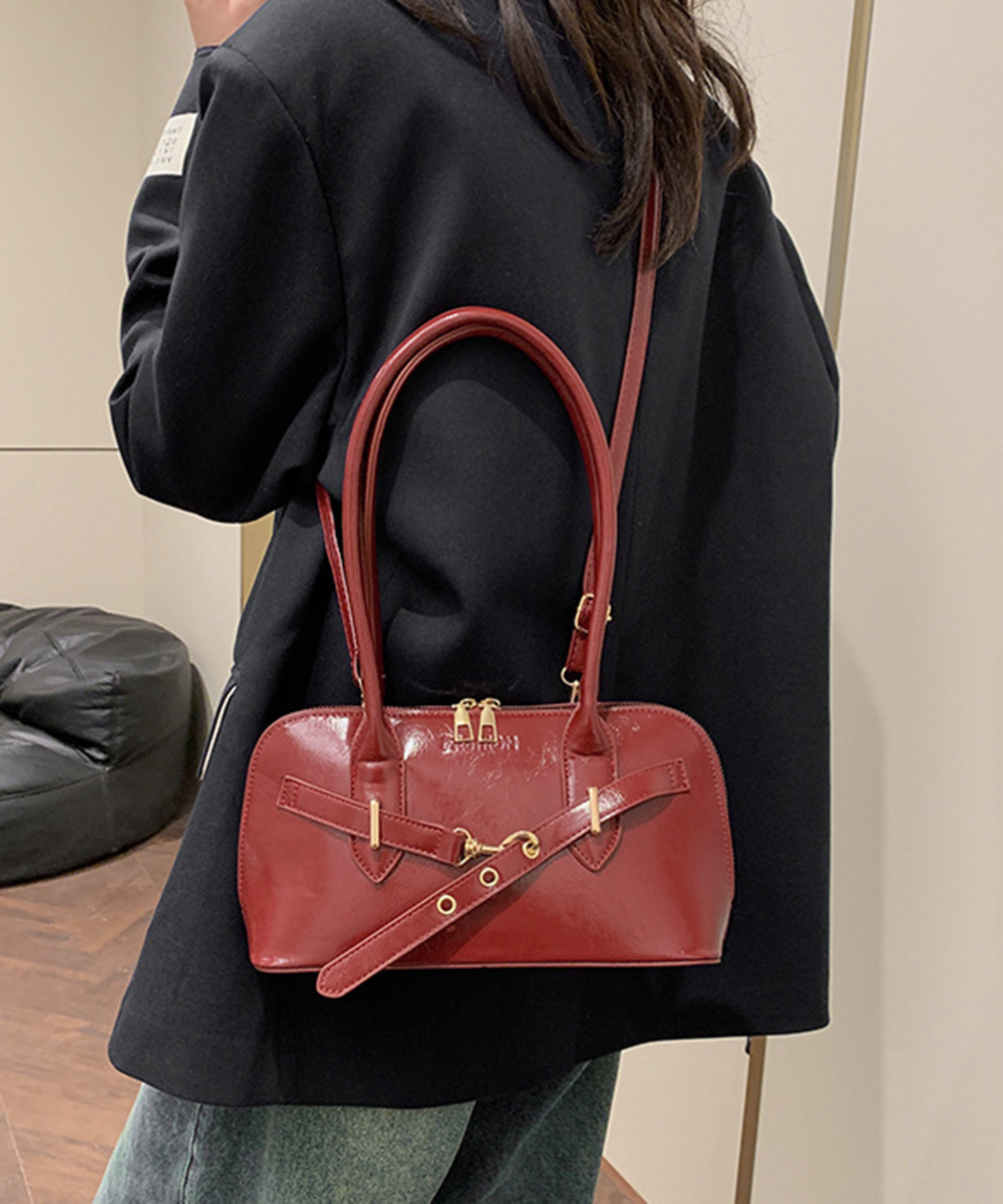 https://fulmo-img-server.com/slimshoulder/5b8b787c-30b6-4e30-9c6f-3c3d5a8107f8.jpg