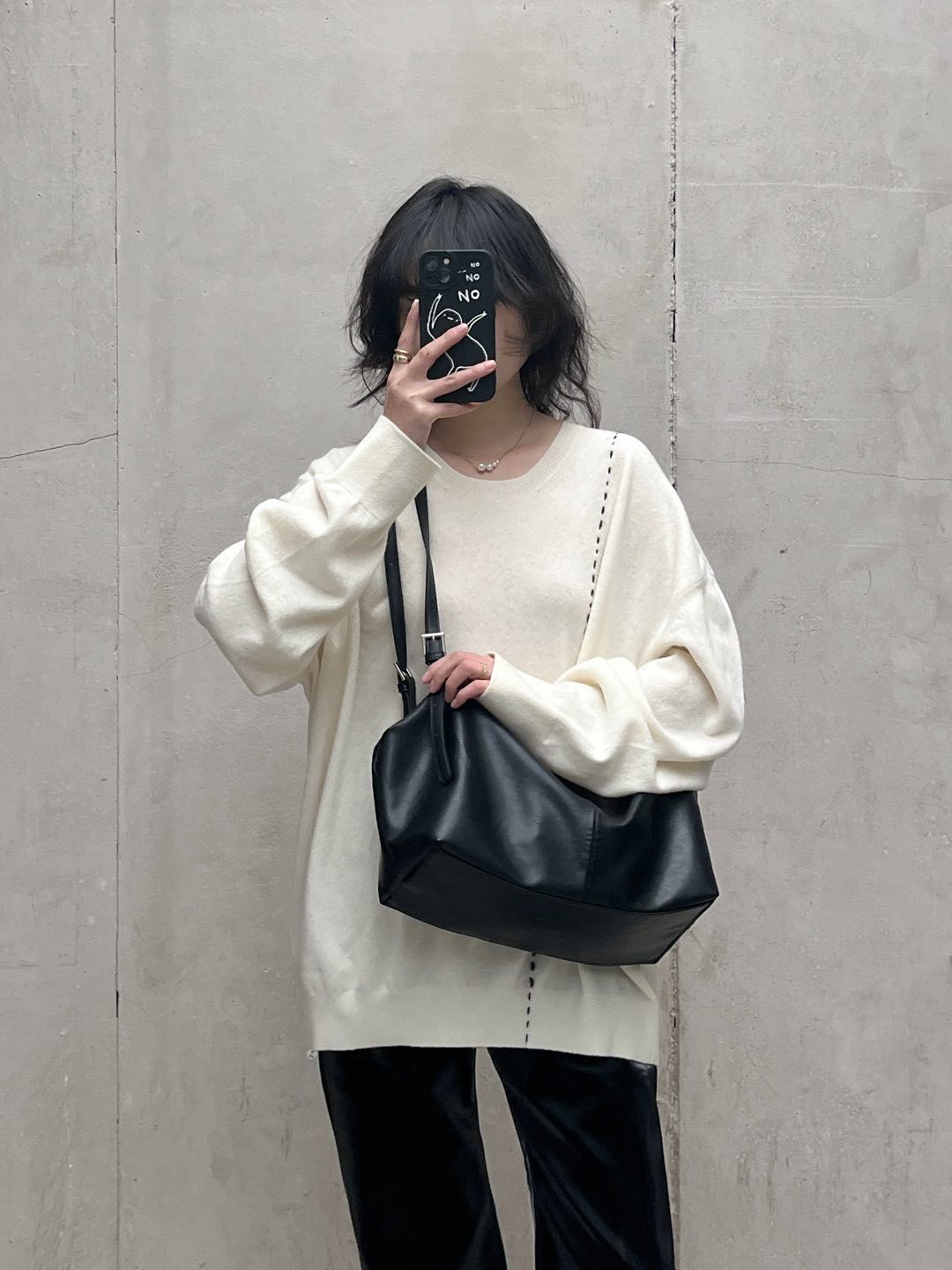 ショルダーバッグ 柔らか合成皮革巾着型