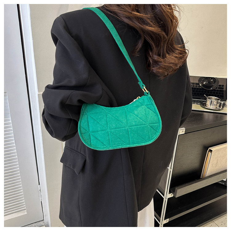 ミニ ショルダーバッグ レディース キルティング  ファスナー付きコンパクト鞄