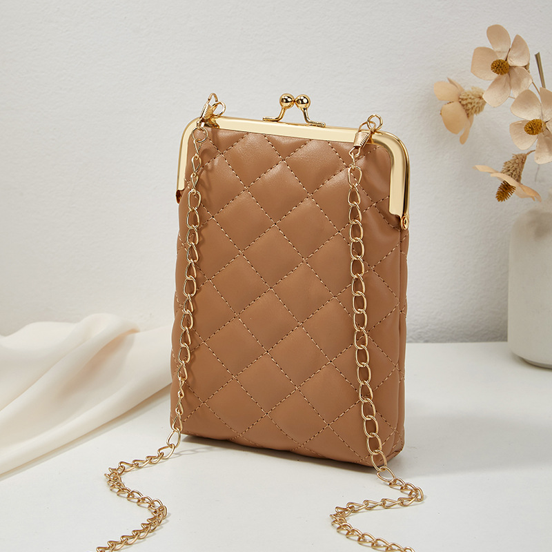 ショルダーバッグレディース キルティング ミニ  がま口 携帯電話入れ