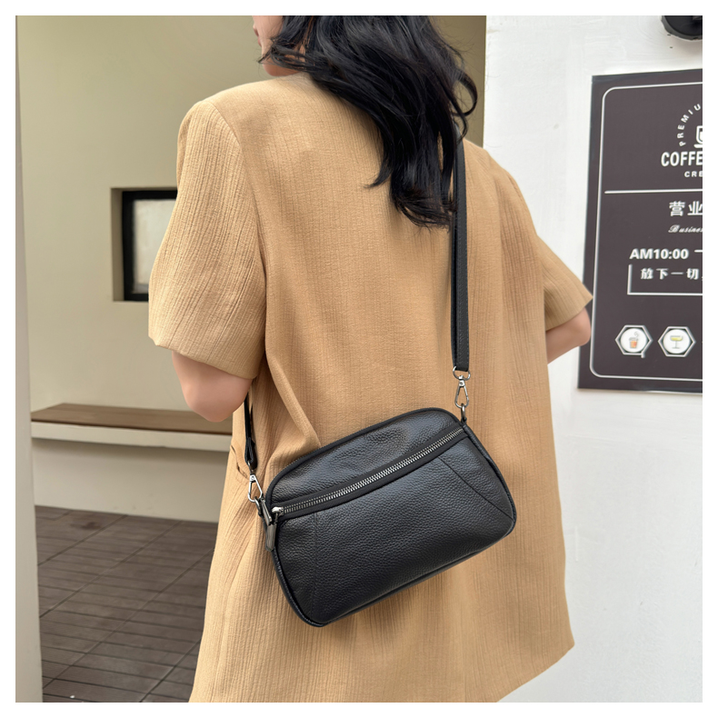 ショルダー バッグ ミニ なめらか質感 ポケット付き斜め掛けバッグ