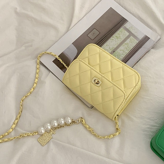  ショルダーバッグ  キルティング ミニ パール チェーン レディース