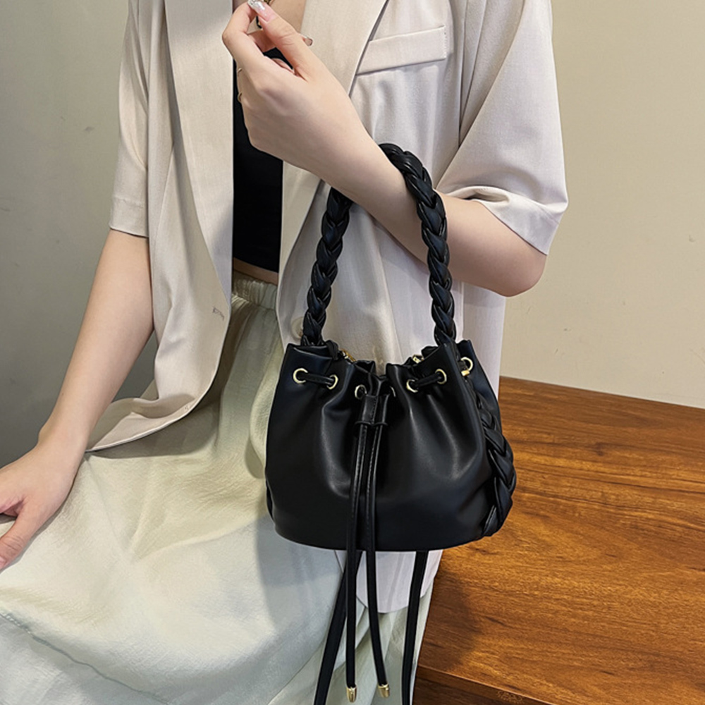https://fulmo-img-server.com/slimshoulder/79c7397e-f69d-48ee-a506-489a0c41be17.jpg