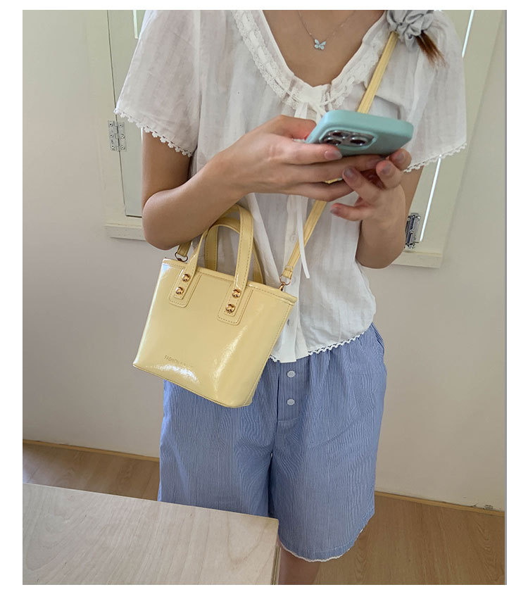 ミニ ショルダーバッグレディース  二通り 光沢合皮 韓国風 上品 鞄