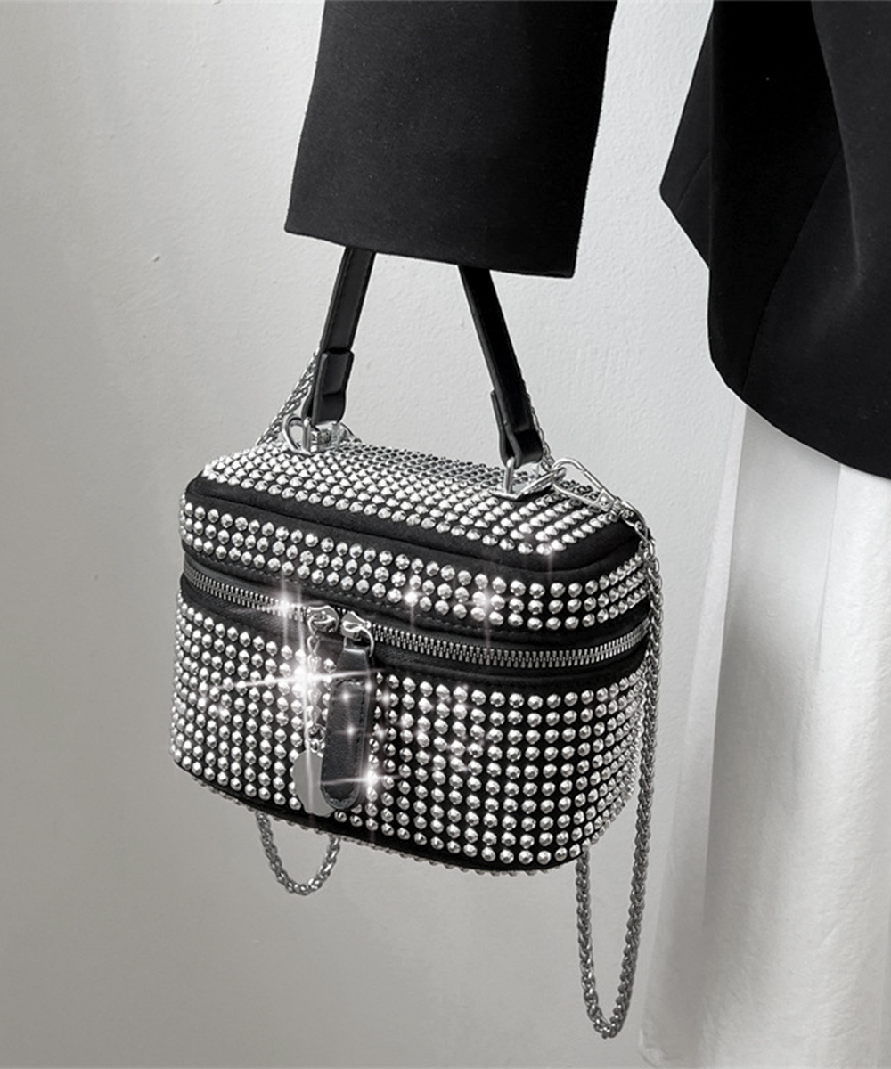 https://fulmo-img-server.com/slimshoulder/7a53caf0-d21f-4b8b-a50b-f5c36dec2fb5.jpg