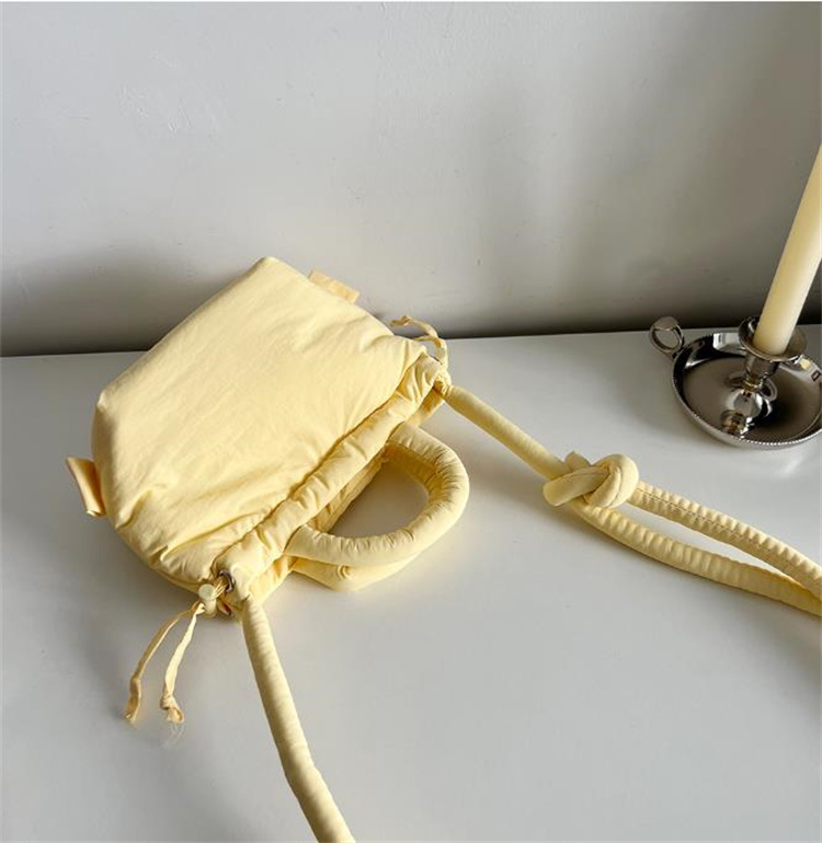 https://fulmo-img-server.com/slimshoulder/7b4f9dcf-9cbf-469a-83b5-35c731a5a458.jpg