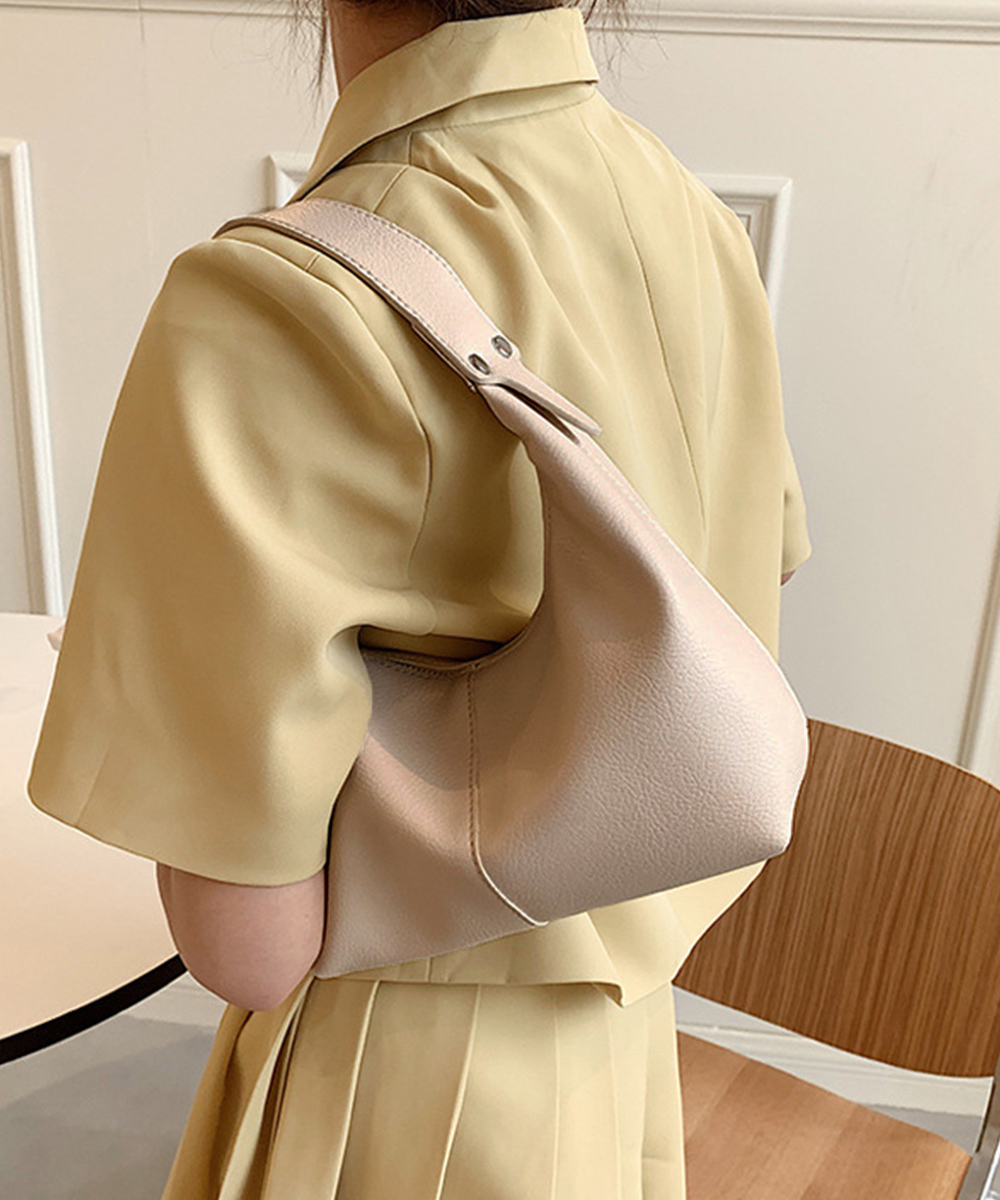 https://fulmo-img-server.com/slimshoulder/7ec44879-7211-4f62-aabd-723da307f257.jpg