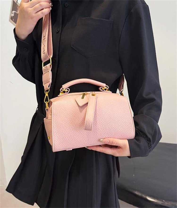 https://fulmo-img-server.com/slimshoulder/80c130b1-64a1-4bd0-8054-faa9ec2ba564.jpg