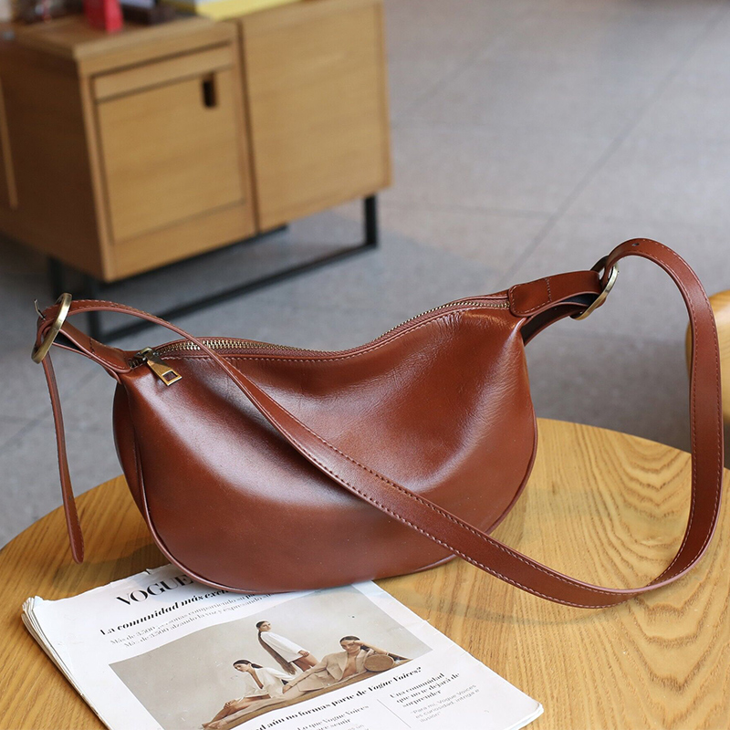 ショルダー バッグ ミニ なめらか月形ミニショルダー