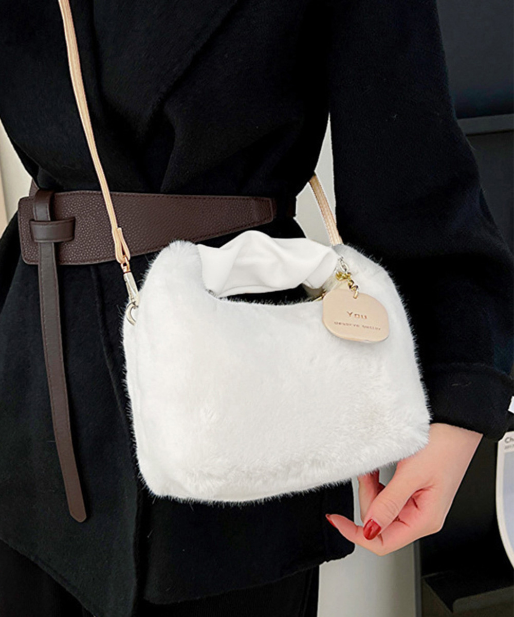 https://fulmo-img-server.com/slimshoulder/858cbc99-bdc6-4449-80e5-5de8c2a749eb.jpg