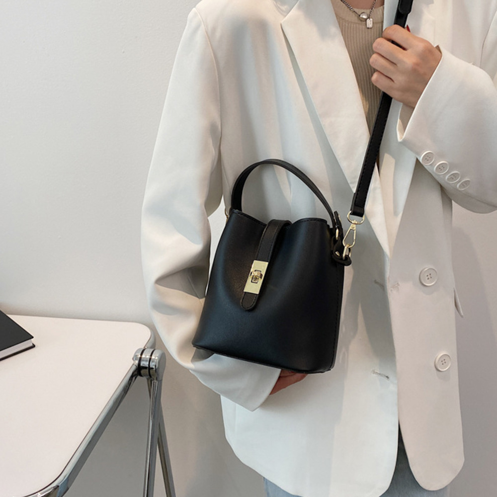 https://fulmo-img-server.com/slimshoulder/8595e865-6167-40be-9a6c-9c852ac78211.jpg