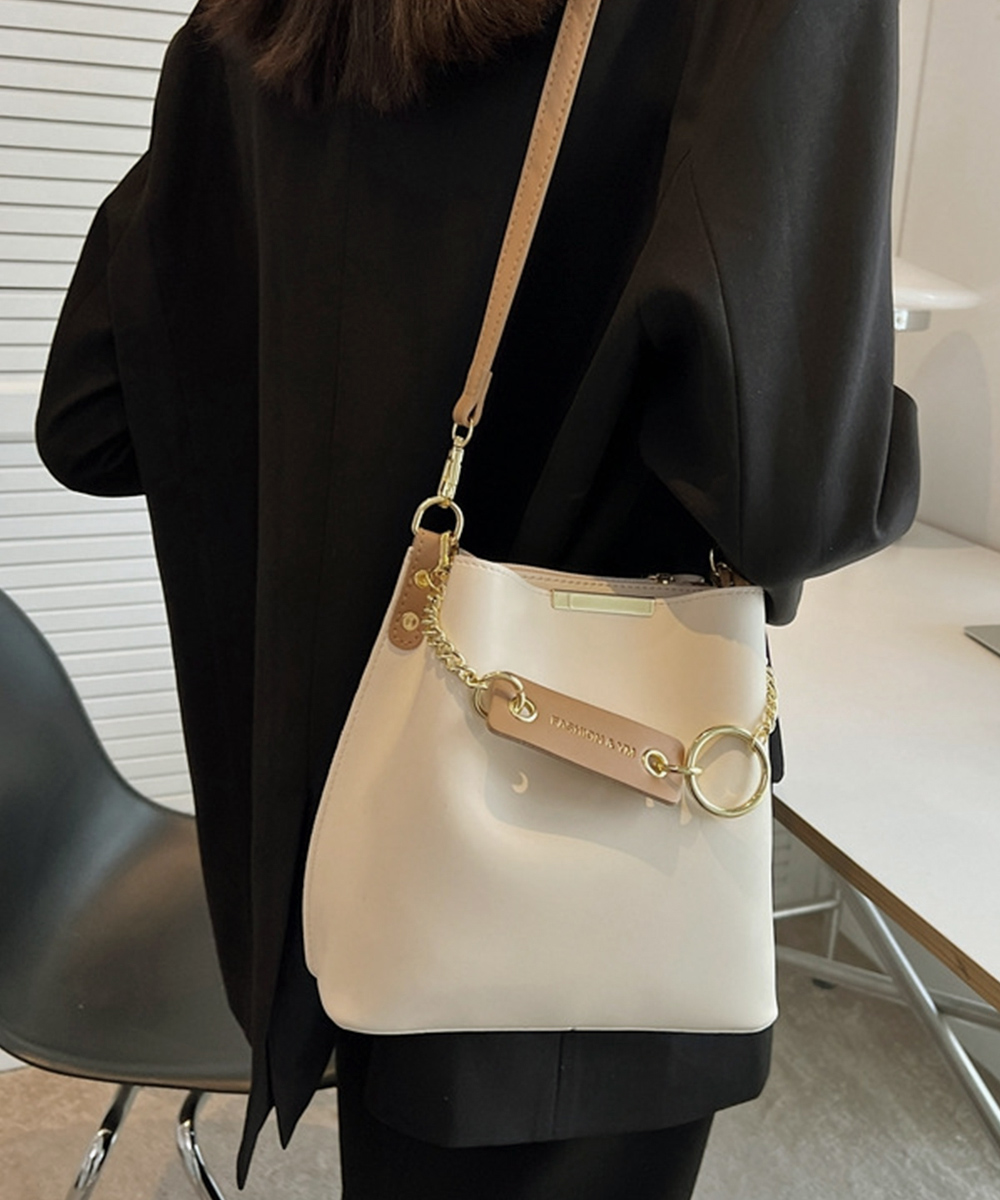 https://fulmo-img-server.com/slimshoulder/86187449-c066-4b1a-bc04-3eaf714612ec.jpg