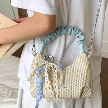 https://fulmo-img-server.com/slimshoulder/8a1f075d-7dd0-4175-be09-bda1a9f59fb3.jpg