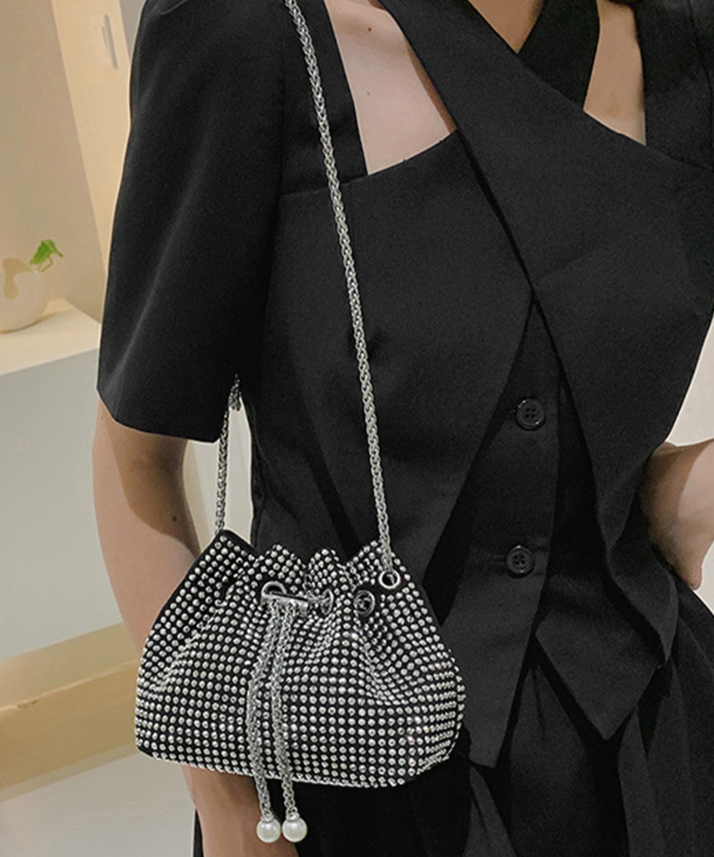 https://fulmo-img-server.com/slimshoulder/a15d1203-a874-49f6-81e0-6f0c9569ad21.jpg