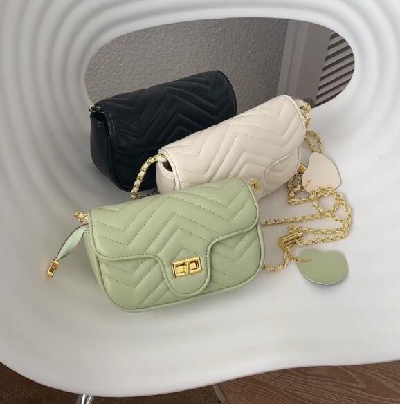 https://fulmo-img-server.com/slimshoulder/a3bc28ce-143d-4e3f-a330-e69e2d8ab337.jpg