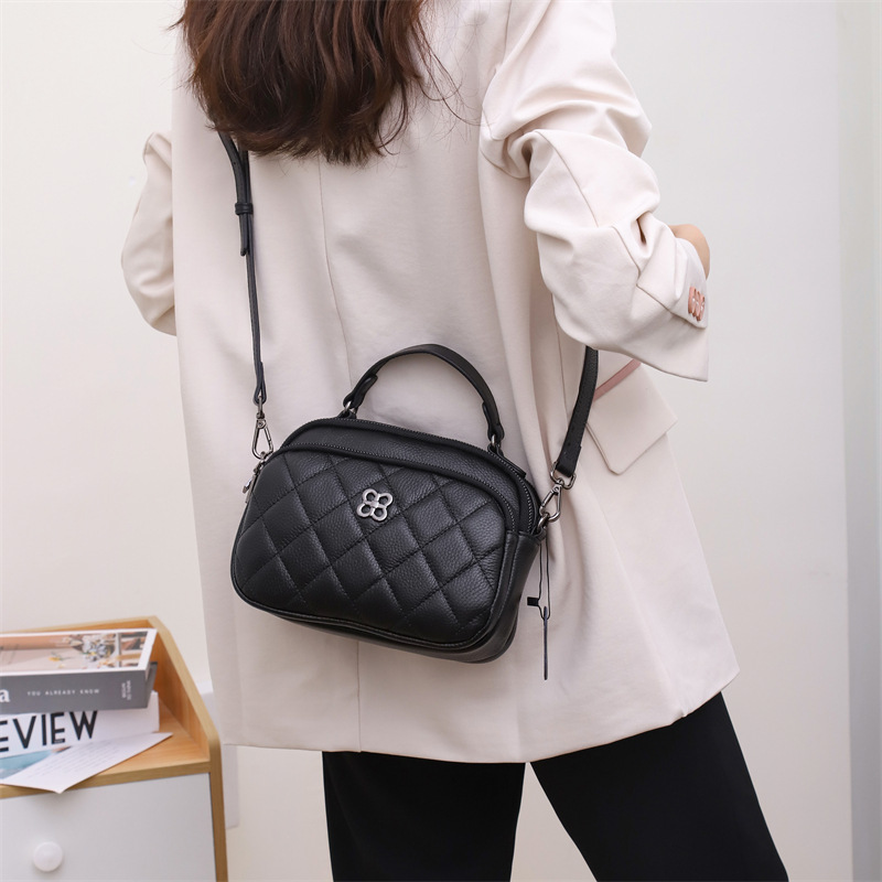 ミニ ショルダーバッグ キルティング加工コンパクトショルダーバッグ
