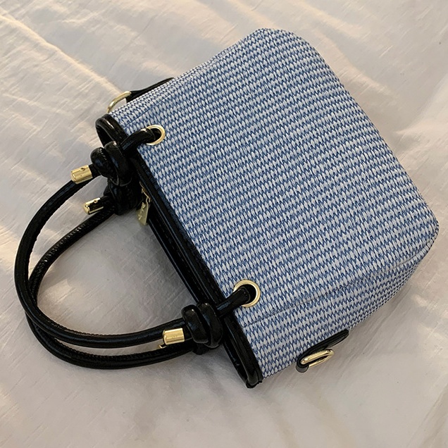 https://fulmo-img-server.com/slimshoulder/a6889391-674e-4a80-a5bd-3ea79ede7c81.jpg