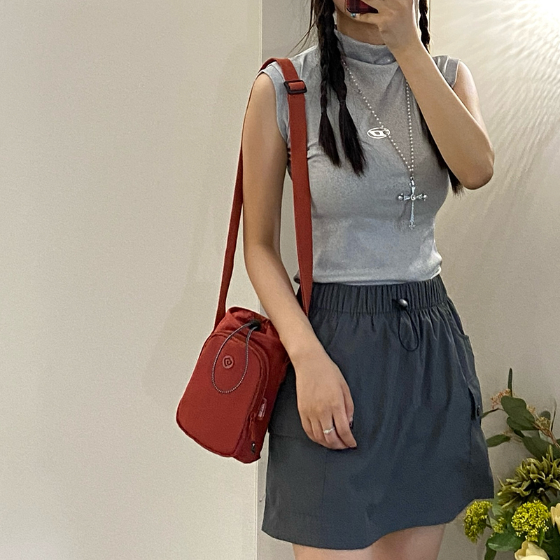 https://fulmo-img-server.com/slimshoulder/b6fd2a3f-a58e-4429-974a-7515ca6aa8e6.jpg