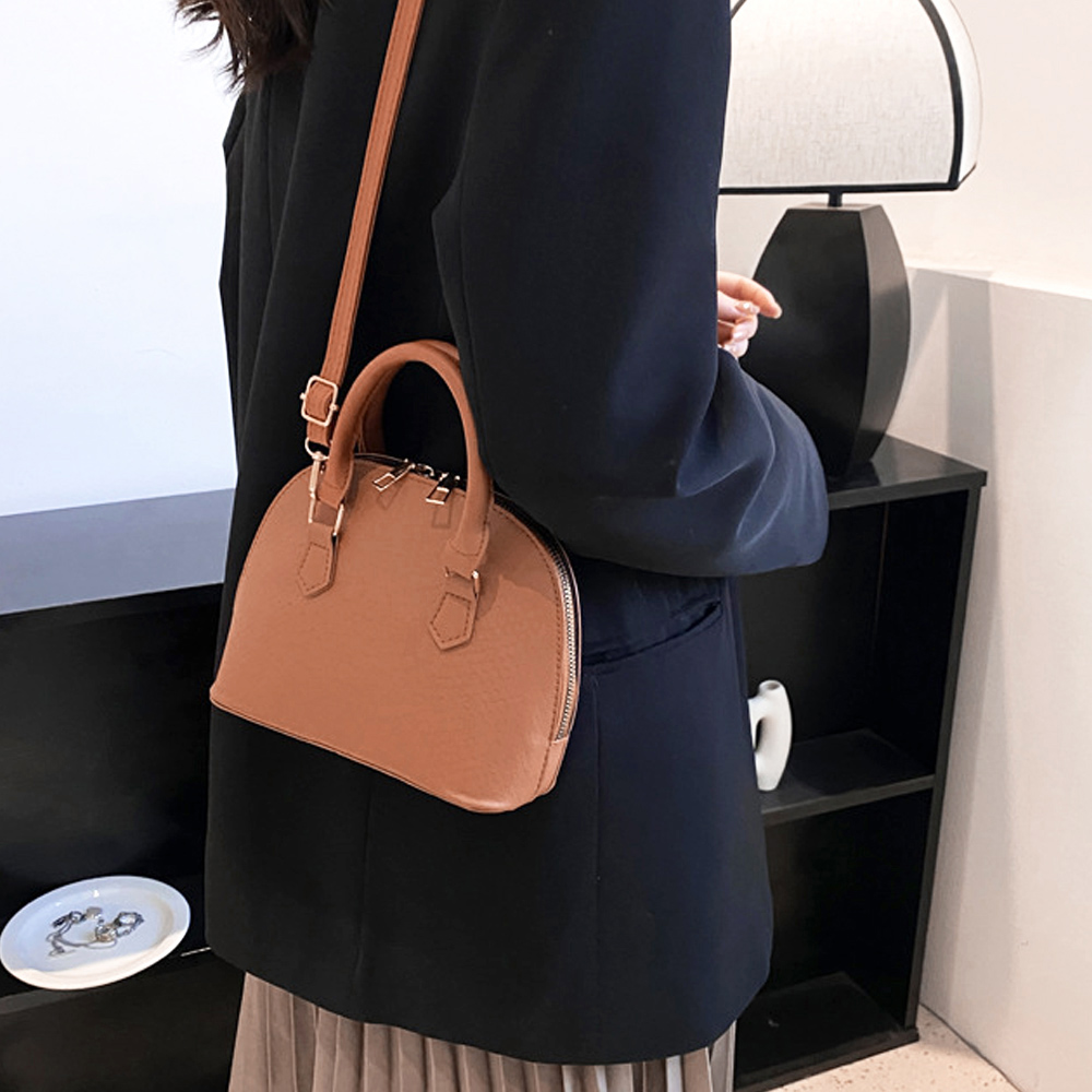 https://fulmo-img-server.com/slimshoulder/b7d45cc9-a54c-44c6-8011-acaad933baae.jpg