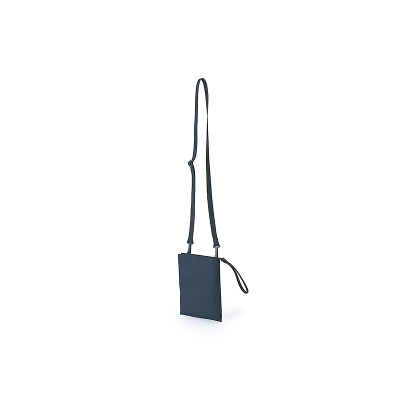 https://fulmo-img-server.com/slimshoulder/b7f00547-a4d4-4b9a-a0cf-01c6fdff11d3.jpg