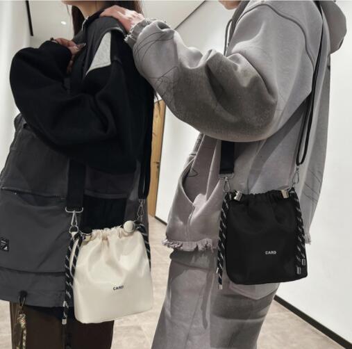 https://fulmo-img-server.com/slimshoulder/be5ff933-5e9f-44d8-b3a2-4d145e96c99f.jpg