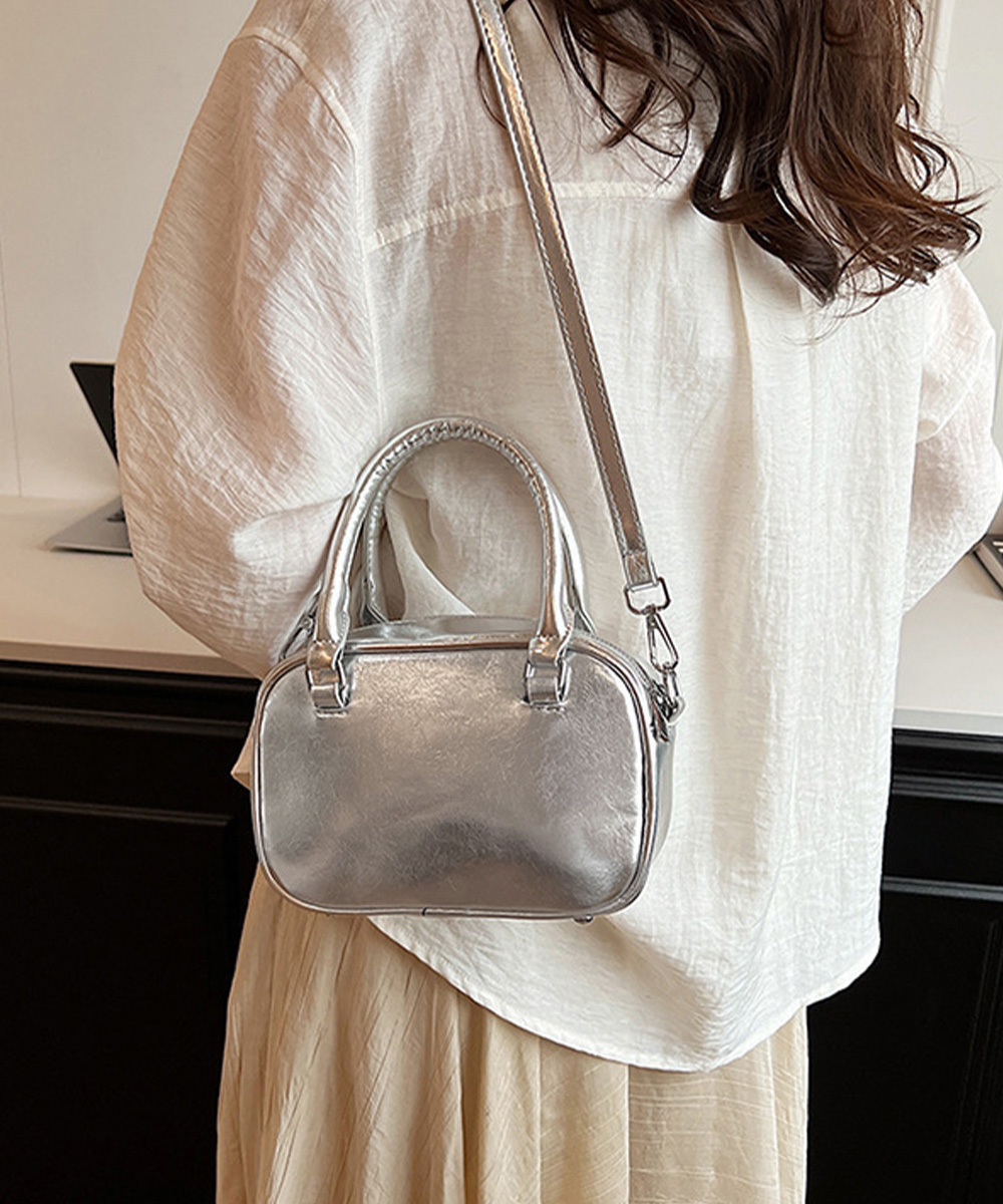 https://fulmo-img-server.com/slimshoulder/bf7d4a3c-eb13-4ad6-849c-ba30fc28d5e6.jpg