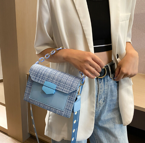 https://fulmo-img-server.com/slimshoulder/c5502430-fb9d-4e25-b968-3d922b7cb119.jpg