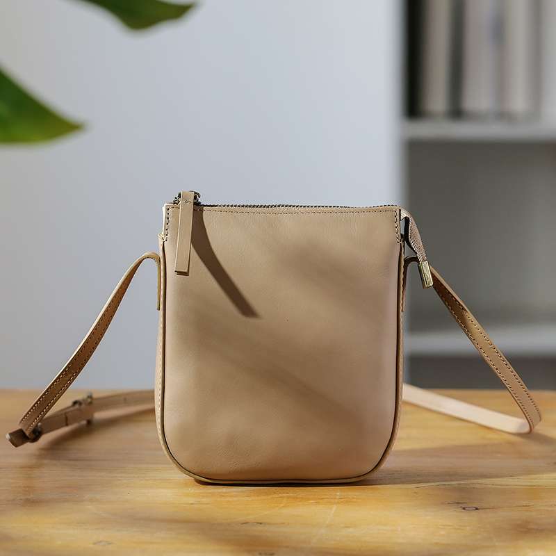 https://fulmo-img-server.com/slimshoulder/c7de945eade64a8dbbbd5ecd6b3eaad1.jepg