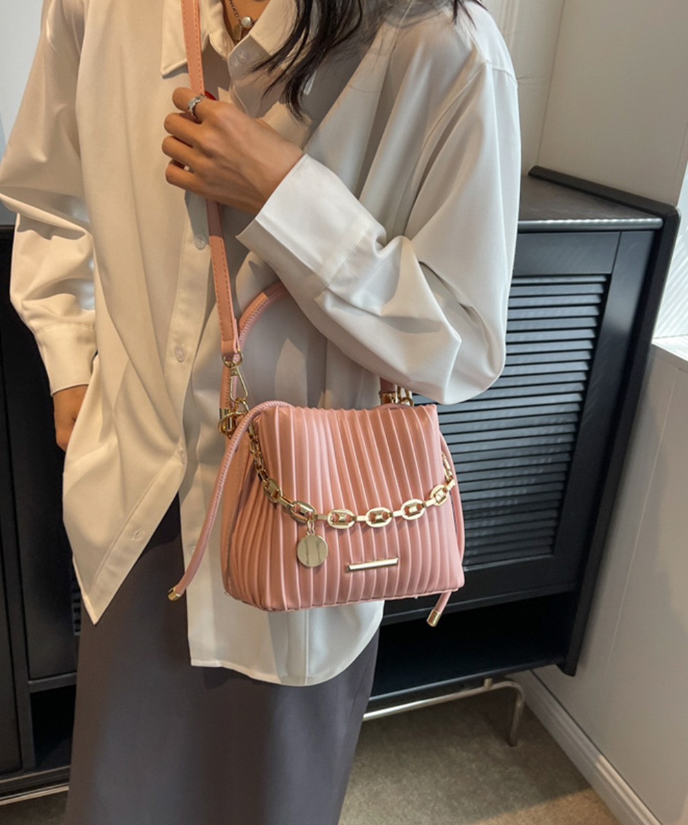 https://fulmo-img-server.com/slimshoulder/caefeccd-5c20-452e-8fb8-3c52216eb89f.jpg