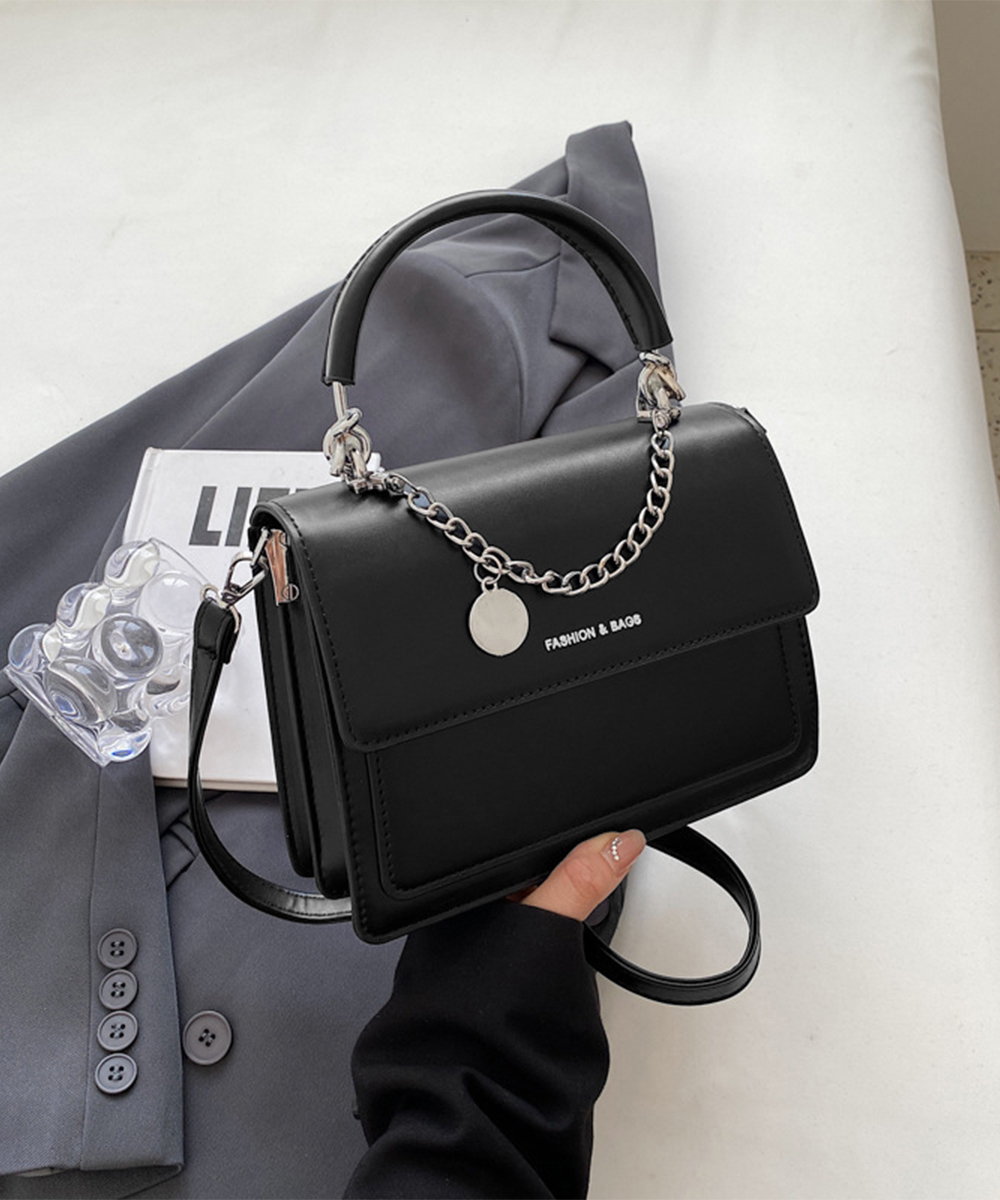 https://fulmo-img-server.com/slimshoulder/d8f67185-fd81-4f21-b610-26a7f5c743e6.jpg