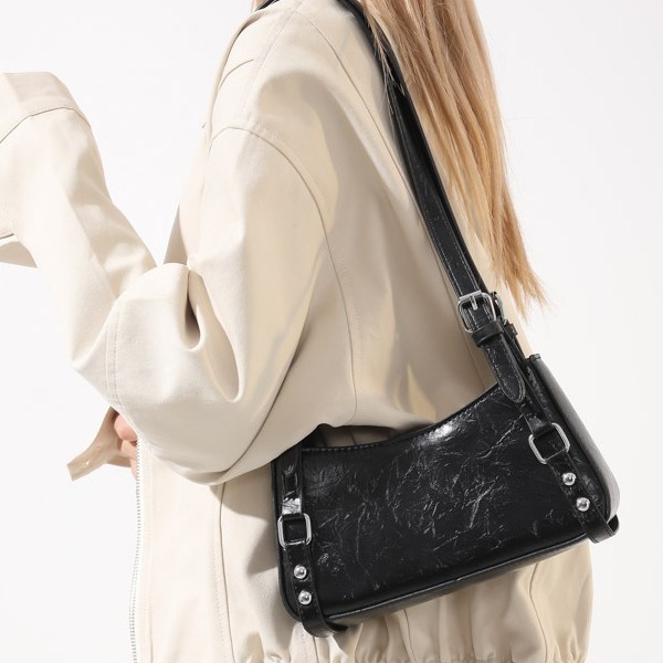 ミニ ショルダーバッグ 金属スタッズ装飾 合成皮革ミニショルダーバッグ