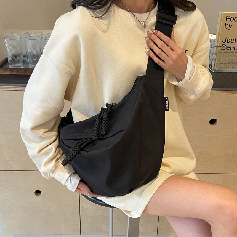 https://fulmo-img-server.com/slimshoulder/dac1b22c-ef23-44c1-b340-5c4d042af3d3.jpg