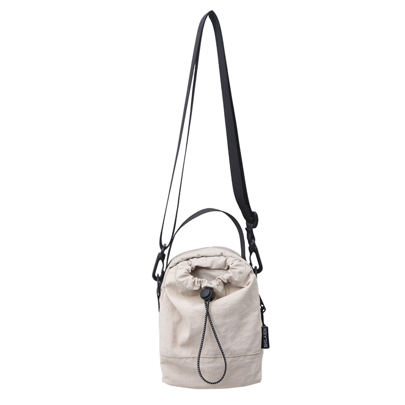 https://fulmo-img-server.com/slimshoulder/db247723-b8de-4ee6-bc6b-7cad980f620e.jpg