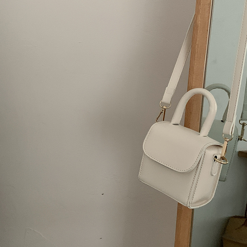 https://fulmo-img-server.com/slimshoulder/e3be7d4f-668d-4c03-b6d7-897529b5cb5e.jpg