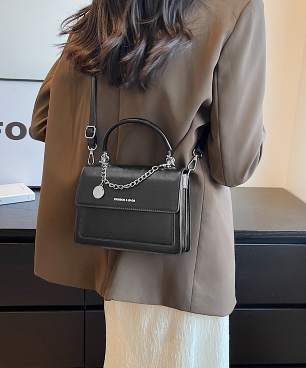 https://fulmo-img-server.com/slimshoulder/e716ee2b-f723-4c77-85bb-c836c2c3df53.jpg