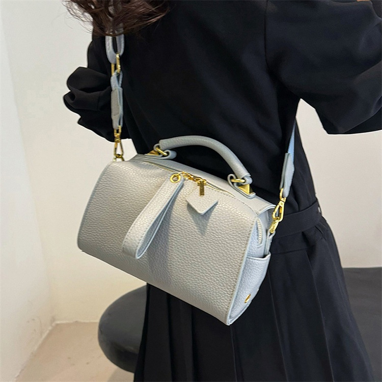 https://fulmo-img-server.com/slimshoulder/ed8920f3-c9a1-484d-bc1c-1848ef4765b9.jpg