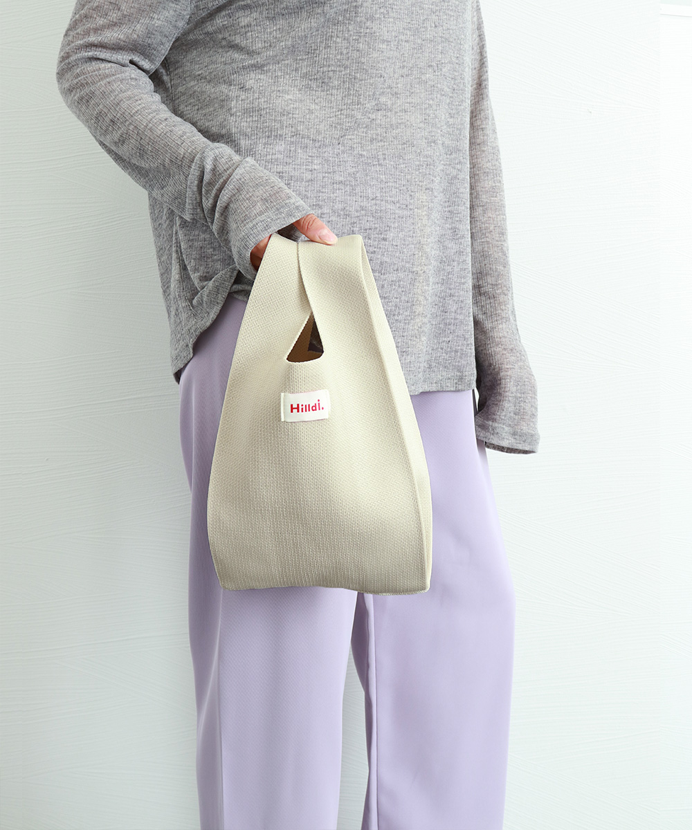 https://fulmo-img-server.com/slimshoulder/f38dc006-e685-4426-bace-82ddc982a73a.jpg