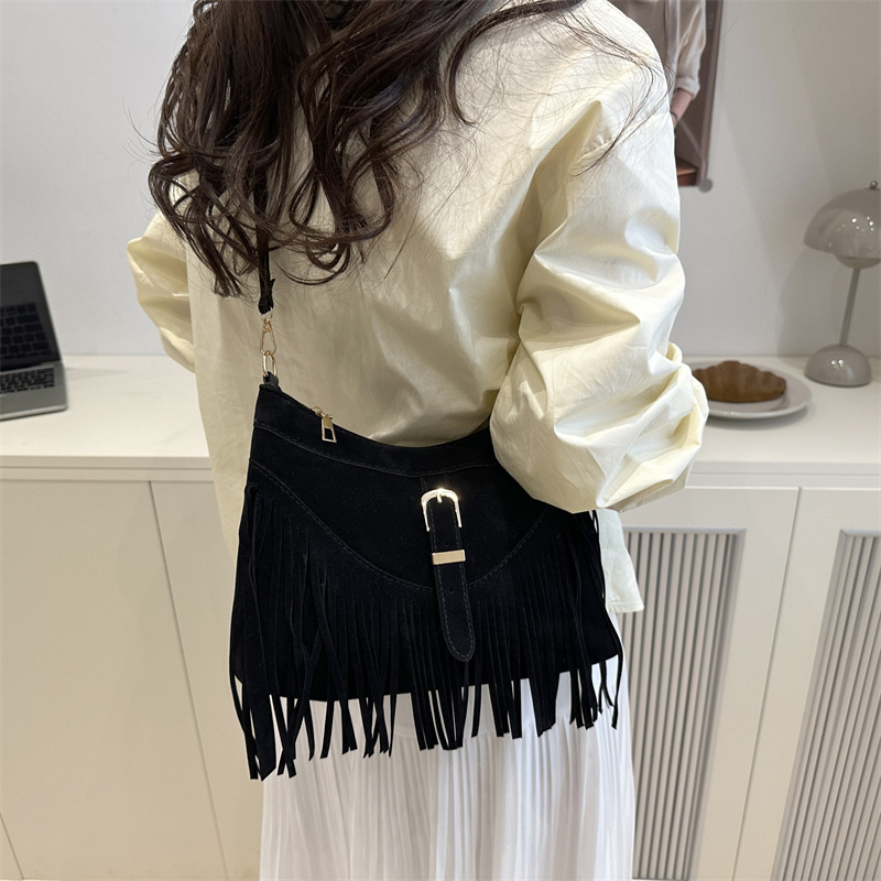 ミニ ショルダーバッグレディース揺れるフリンジ付き