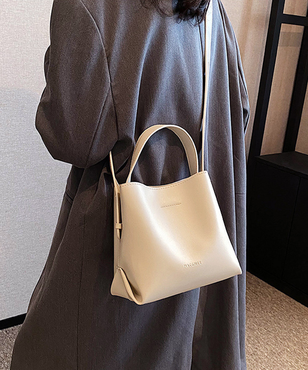 https://fulmo-img-server.com/slimshoulder/fba8820d-a76c-4795-bd4a-0daa8cdb9a10.jpg