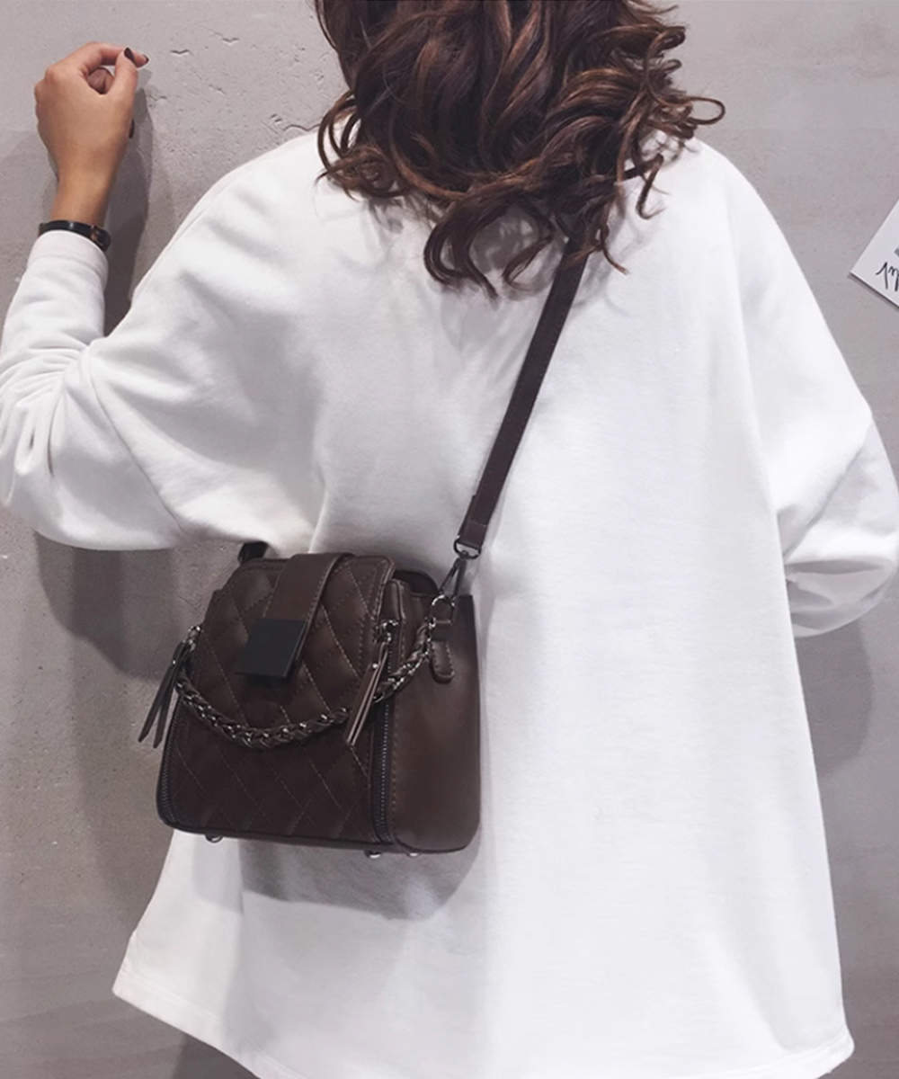 https://fulmo-img-server.com/slimshoulder/fef48c6f-c504-4e2f-933c-cfb8baf82cb6.jpg