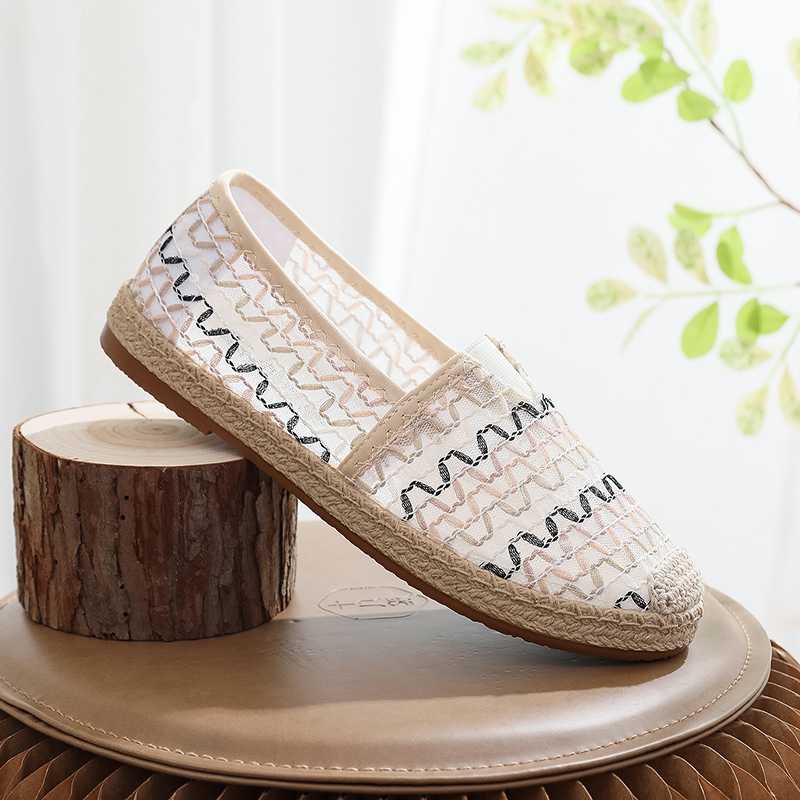 毎日の足元が美しく決まる！おしゃれで歩きやすいレディースサンダルおすすめ5選